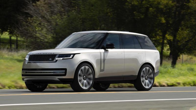 De Range Rover biedt het comfort van een limousine en buitengewone terreinprestaties.