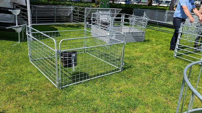 Lammerhokje in verplaatsbare uitvoering.
