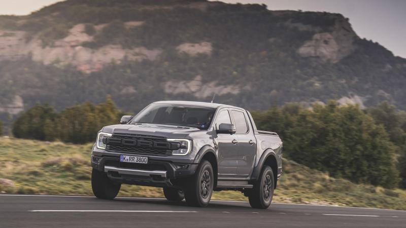 De Ranger Raptor zal zowel met een benzinemotor als met een meer bescheiden  dieselmotor van 205 pk beschikbaar zijn.