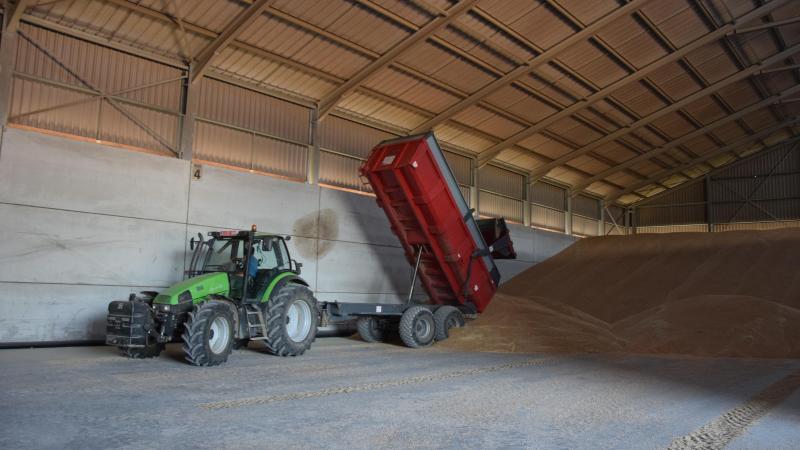 Na Polen en Hongarije wil nu ook Slowakije de import van Oekraïense landbouwproducten verbieden.