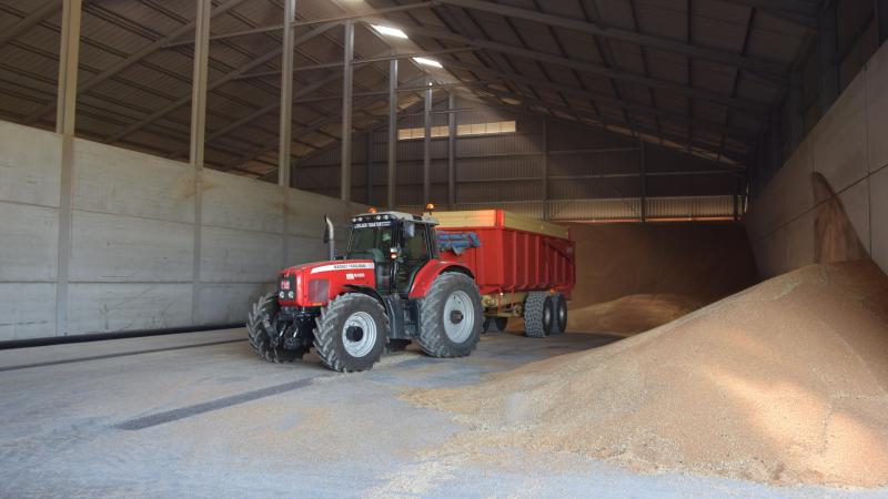 Granen mogen niet opgeslagen worden in een loods waarin andere gewassen opgeslagen lagen en waar producten die niet van toepassing zijn op granen, toegepast werden.
