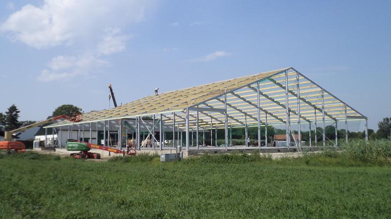 Nieuwe rundvee, pluimvee- en varkensstallen met een erkende ammoniakreducerende techniek met een omgevingsvergunning afgeleverd vanaf 1 januari 2023 zullen op het geheel van de forfaitaire investeringskost een subsidie krijgen van 40%.