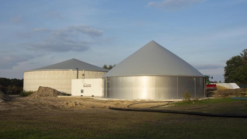 Sinds de oprichting heeft Biolectric zich gespecialiseerd in het ontwerp, de productie en de installatie van vergisters die uitsluitend werken met mest van de boerderij.