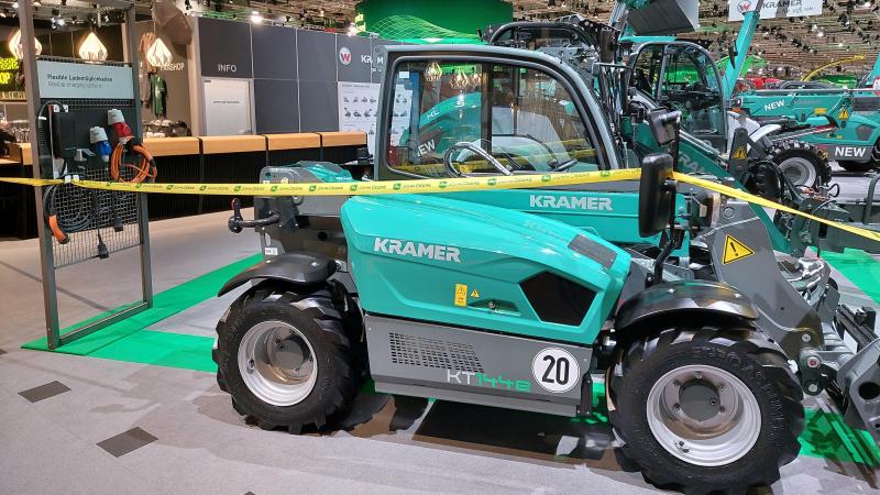 Op de Agridagen worden elektrische wielladers gedemonstreerd.