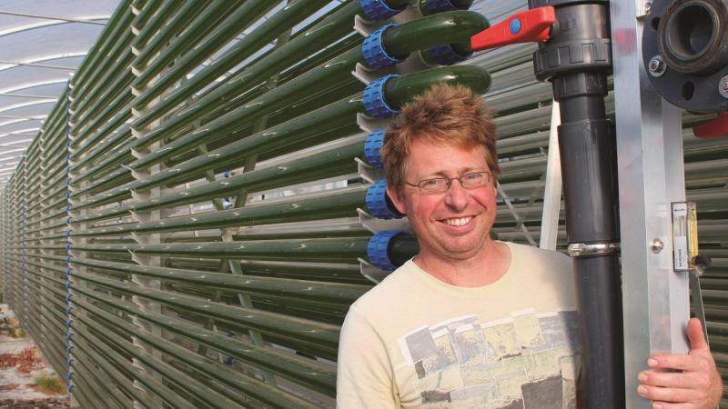 “De teelt van algen en wieren kan een oplossing zijn voor heel wat duurzaamheidsvraagstukken. In plaats van de landbouwers naar de zee te brengen, is het makkelijker om het water naar de landbouwers te brengen”, meent Kris Heirbaut.