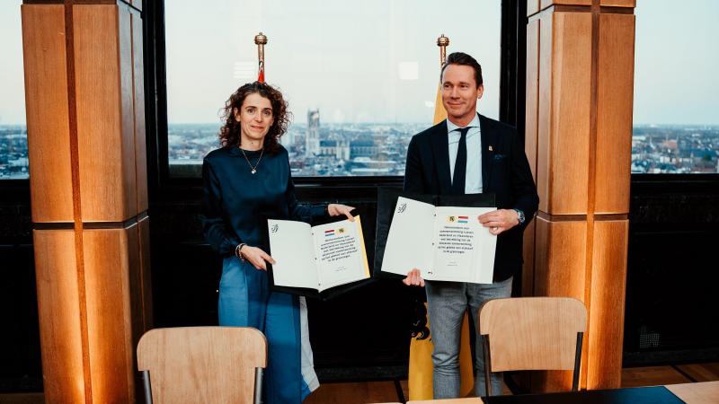 Vlaanderen en Nederland hebben een samenwerkingsovereenkomst ondertekend voor een versterkte samenwerking rond stikstof.