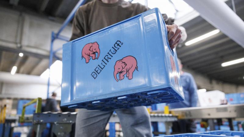 Om de verwachte invoerheffingen voor te zijn, voerde Huyghe de voorbije weken massaal extra bier uit naar de VS.