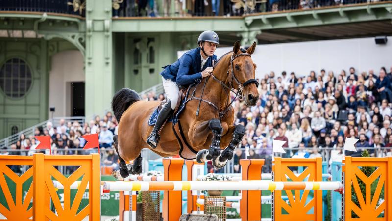 Grégory Wathelet en Bond James Bond de Hay pakten de derde podiumplaats in de Saut Hermès 1,55 m.