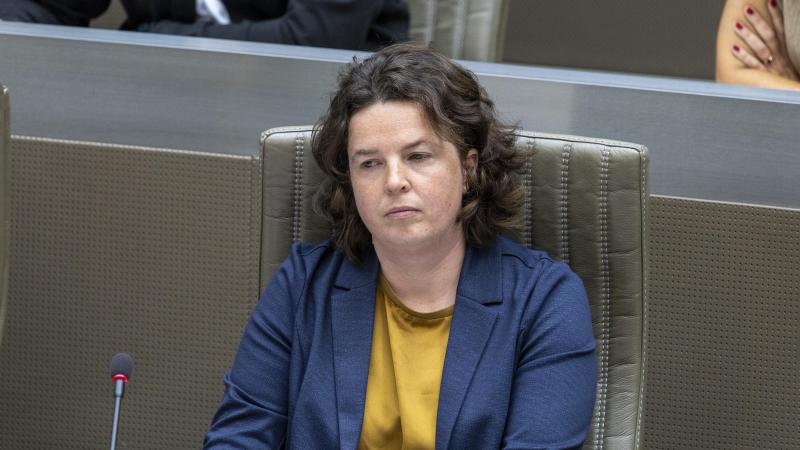 Vlaams Parlementslid Eva Ryde (N-VA) vraagtaandacht voor het welzijn van landbouwers.