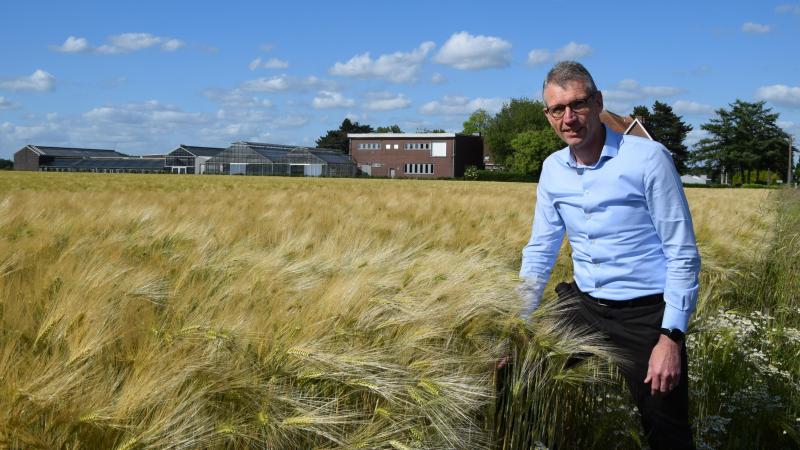 Het klassieke gezinsbedrijf staat onder druk door een combinatie van een moeilijk opvolging en een enorme hoeveelheid aan administratie en taken , stelt Joris Relaes.