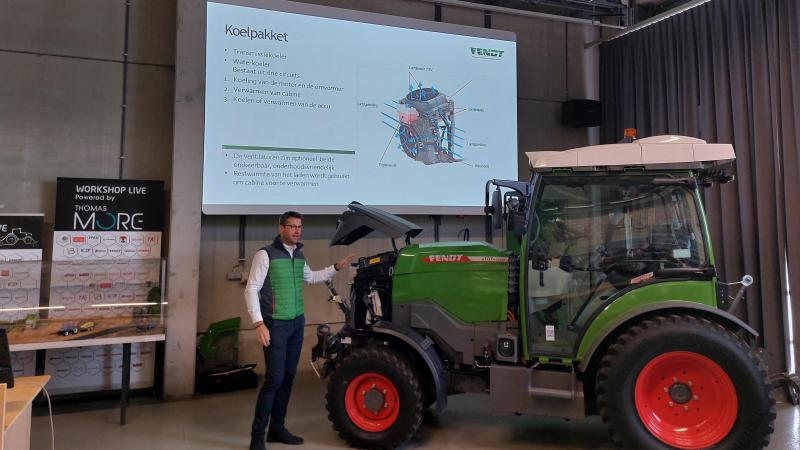 Philippe De Roeck  stelde de elektrisch  aangedreven tractor voor.