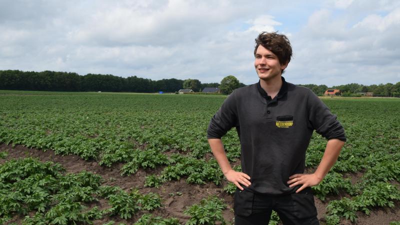 Peter Meedendorp en zijn vader hebben een akkerbouwbedrijf van 300 ha met loonwerktak in Oost-Groningen.