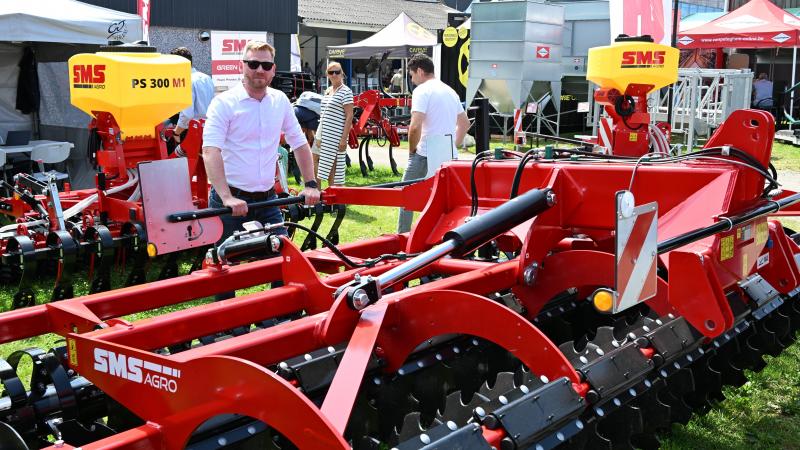 Petr Jirsa van SMS Agro toonde in Libramont in wereldpremière de Ontario 500 H.