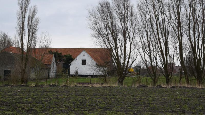 Landbouwbedrijven worden in sneltempo omgezet naar zonevreemde hoeves en fermettes.