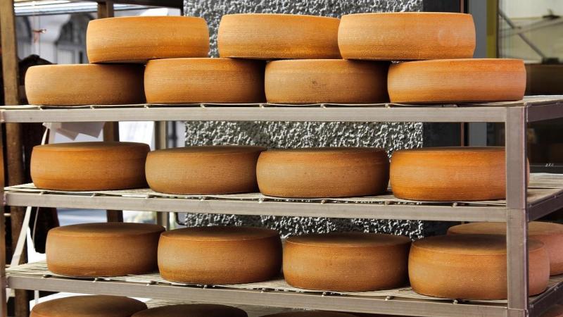 Het Chinese antidumpingonderzoek naar een aantal zuivelproducten uit de Europese Unie wordt verlengd tot 21 februari 2026.