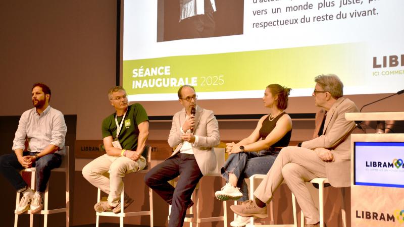 Het panel ontkende niet dat biologische of lokaal geproduceerde duurzame producten duurder zijn, maar stelde dat concurrentie niet altijd van goedkopere producten komt.