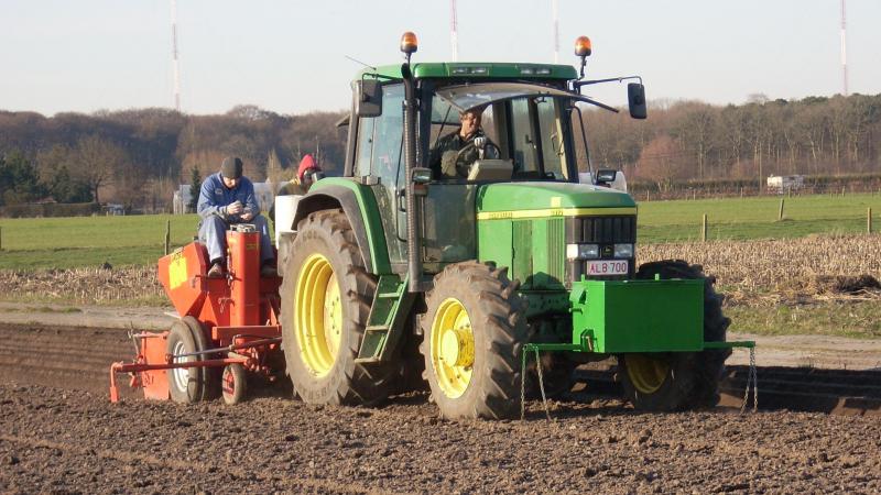 Er werden dit jaar opnieuw meer aardappelen gepoot.