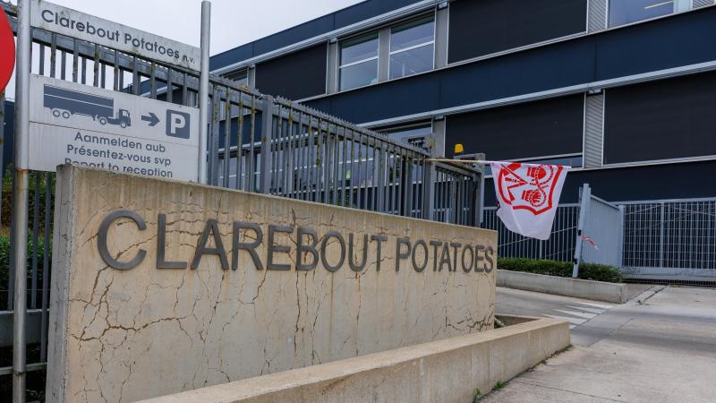 De werknemers van Clarebout Potatoes krijgen de zogenaamde 'patattenpremie' op hun rekening gestort.