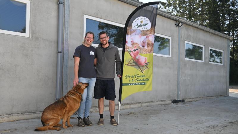 Johan De Wilde en zijn echtgenote Laura Léonard. Laura had het idee om vleespakketten te verkopen onder de naam ‘Les cochons d’antan’.