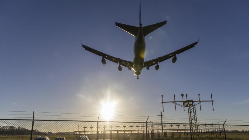 Woensdag 17 december organiseren een aantal landbouworganisaties, die vooral kleinschalige boeren vertegenwoordigen, hun eigen protest tegen Europees beleid aan de luchthaven van Luik.