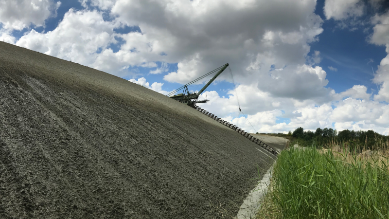 Voor de kleiwinning van bouwmaterialen pompt Wienerberger jaarlijks tot 100.000 m³ groevewater op.