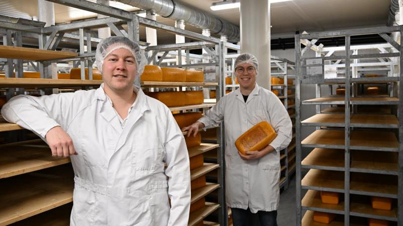 Kaasboerderij Groendal wordt geleid door de broers Louis-Philippe (links)  en Carl-Victor Deweer (rechts).