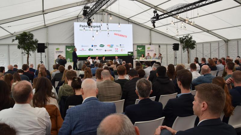 Dankzij de interessante thema’s worden de vakseminaries meestal druk bijgewoond.