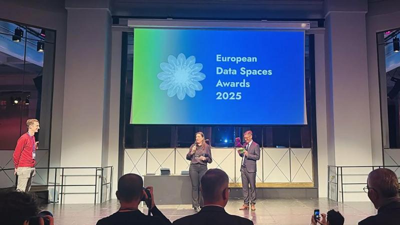 Stephanie Van Weyenberg (ILVO) ontving de award in Madrid.