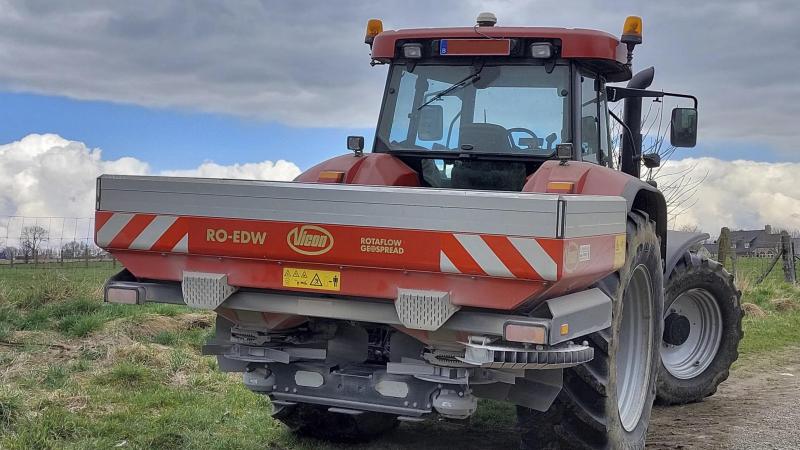 De VLM roept landbouwers op om nu al te kijken hoe zij hun bestaande strooiers kunnen aanpassen.