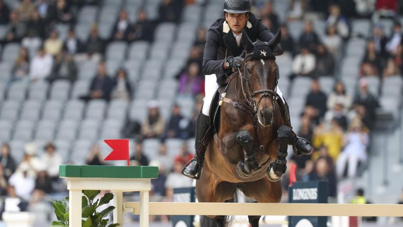 Nicola Philippaerts en Katanga van het Dingeshof gaven iedereen het nakijken in de Grote Prijs LGCT van Shanghai.