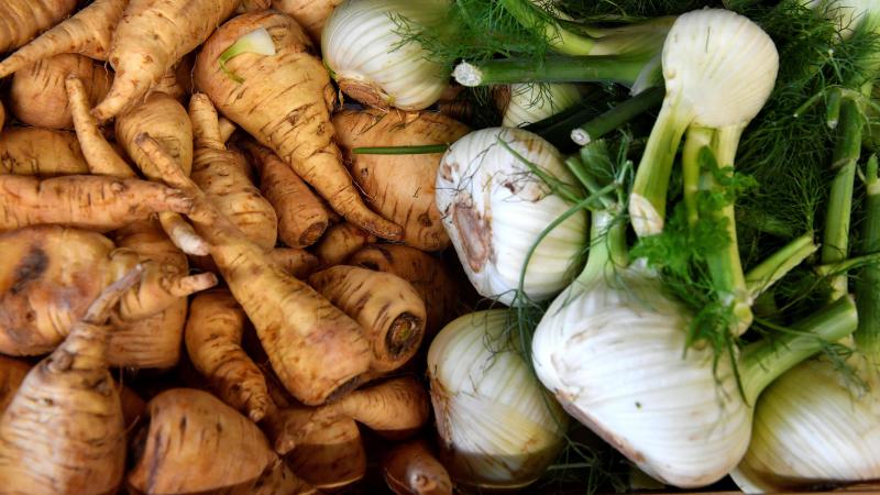 Pastinaak en knolvenkel zijn 2 smaakmakers uit dezelfde familie.