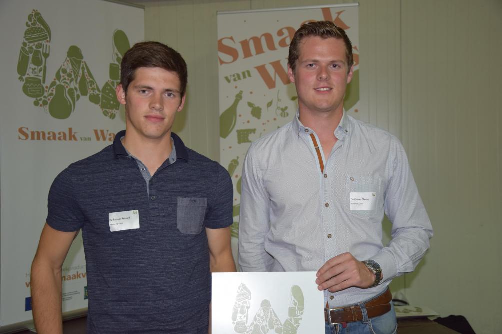 Reinard en Gerard De Roover doen mee om het bijzondere varkensvlees van Piétrain De Grain in Temse te promoten.