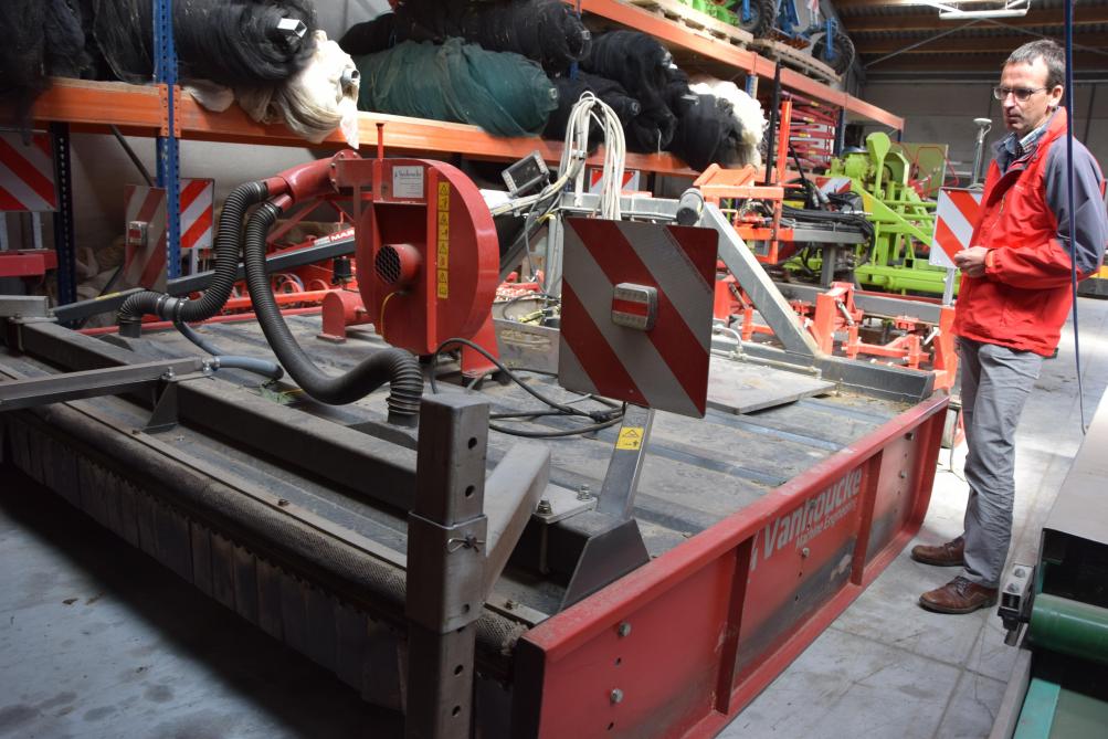 De onkruidbrander is uiterlijk amper veranderd, maar het werkingsprincipe onderhuids wel. Hierdoor is hij efficiënter en zuiniger geworden.