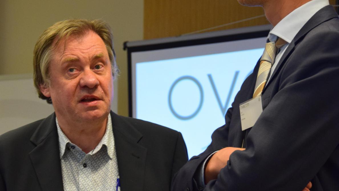 VRT-coryfee Johny Vansevenant interpelleerde onder meer Bart Verhulst, managing director van Ovocom.