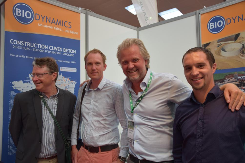 Bedrijfsleider van Bio-Dynamics uit Deinze Thomas Van Damme met collega’s.