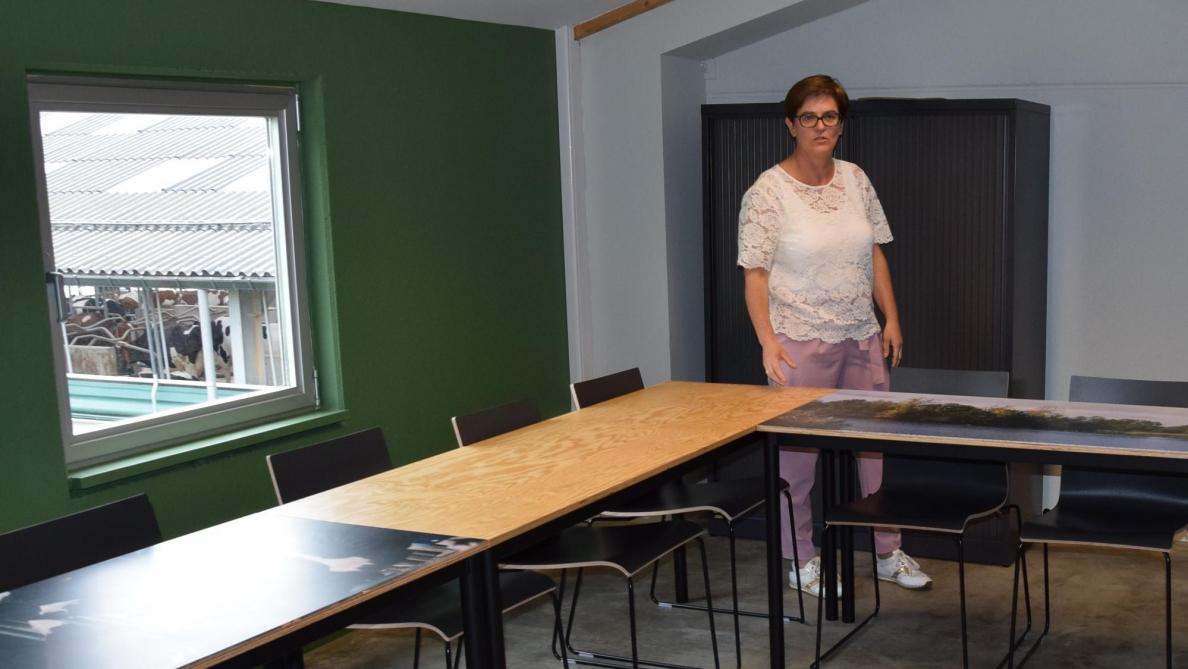 «De klaslokalen kregen een eigentijdse look en zicht op de stallen», toont directeur Ilse Van den Broeck.