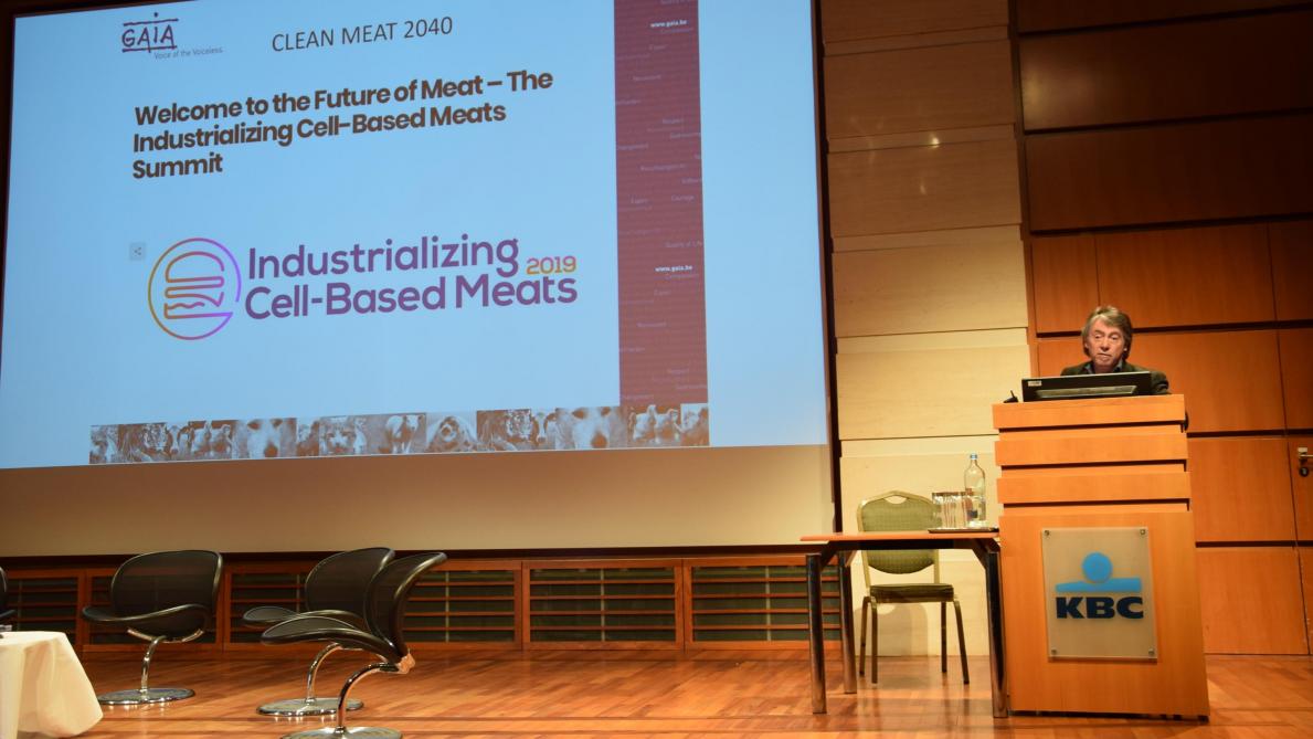 Michel Vandenbosch, voorzitter van Gaia, voelde zich in zijn nopjes omdat hij in het hol van de leeuw zijn verhaal mocht doen.