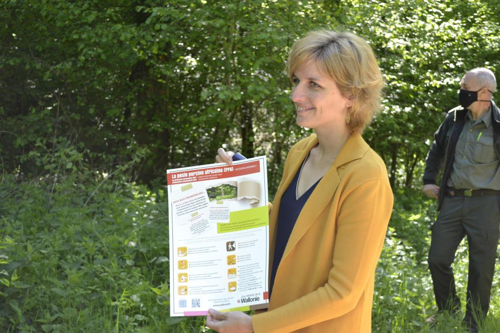 Waals minister van Bos Céline Tellier heropende vrijdag in Virton symbolisch het bos.
