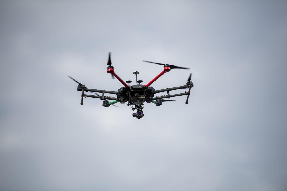 De markt voor drones zal over enkele jaren miljarden euro’s groter zijn. Vooral Chinese, Japanse en Amerikaanse bedrijven domineren deze markt.