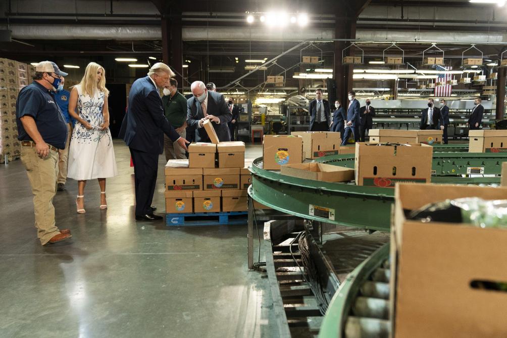 Volgens het Witte Huis zijn door het voedselpakkettensysteem zo’n 5.000 banen gered in de voedseldistributie.