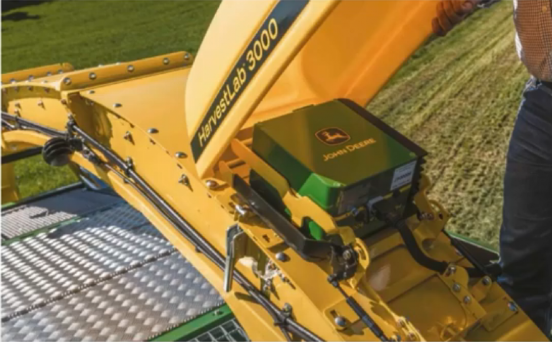 De HarvestLab 3000 NIR-sensor kan gemonteerd worden op de hakselaar voor de analyse van gras of maïs.