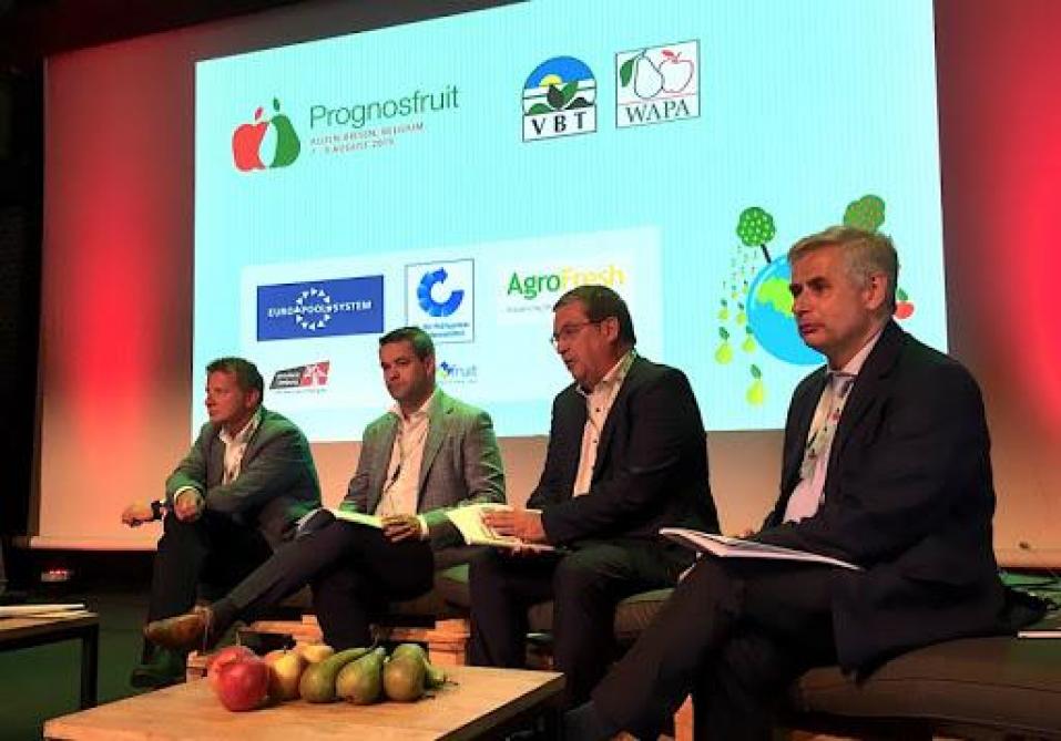 Persconferentie Prognosfruit 2019. Philippe Appelthans (CEO Belorta), Filip Lowette (CEO BFV), Luc Vanoirbeek (VBT), en Philippe Binard (Freshfel)