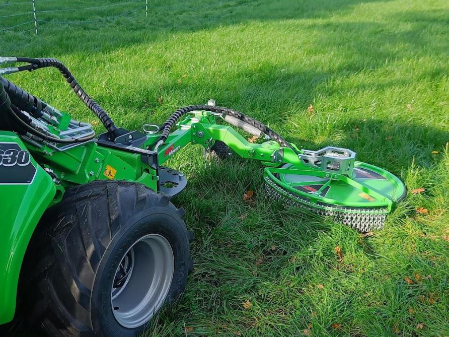 Op de praktijkdag werd een palenmaaier getoond om het gras onder de elektrische afsluiting periodisch machinaal te maaien.