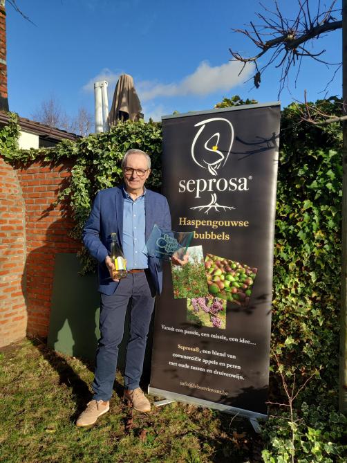 Eddy kreeg voor zijn mousserende wijn de trofee ‘Idee van het Jaar’ in 2018.