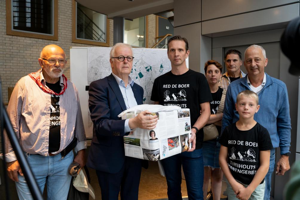 burgemeester Walter Luyten neemt de bezwaarschriften graag in ontvangst.
