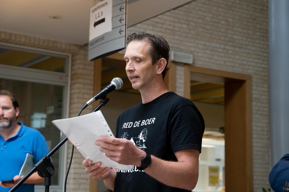 Gunter Klaasen verduidelijkte in een speech waarom de bezwaarschriften tegen het Nationaal Parkzo belangrijk zijn.