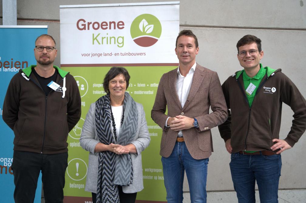 Pieter Coopmans, Kathleen Helsen, minster Brouns en Bram Van Hecke stelden met veel enthousiasme het nieuwe project Landmobiliteit voor.