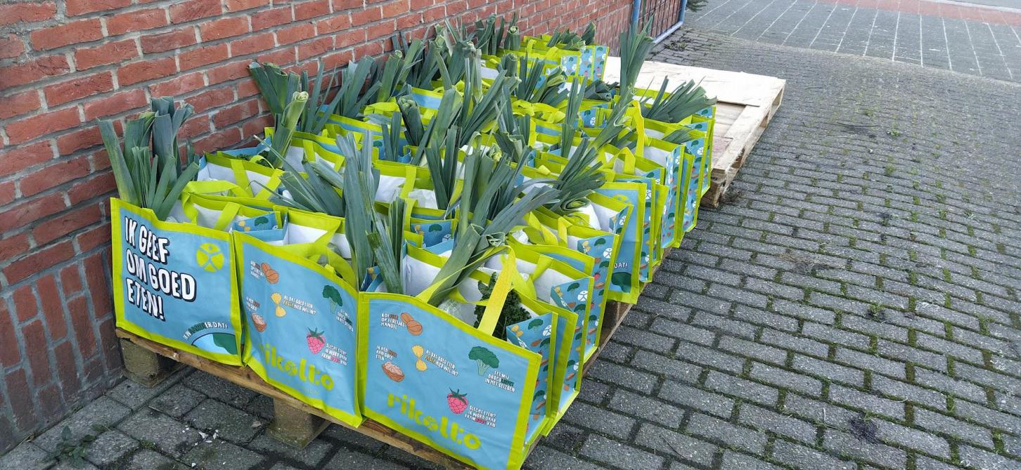 Op veel plaatsen kan je zakken vol goed eten kopen van de lokale boer.