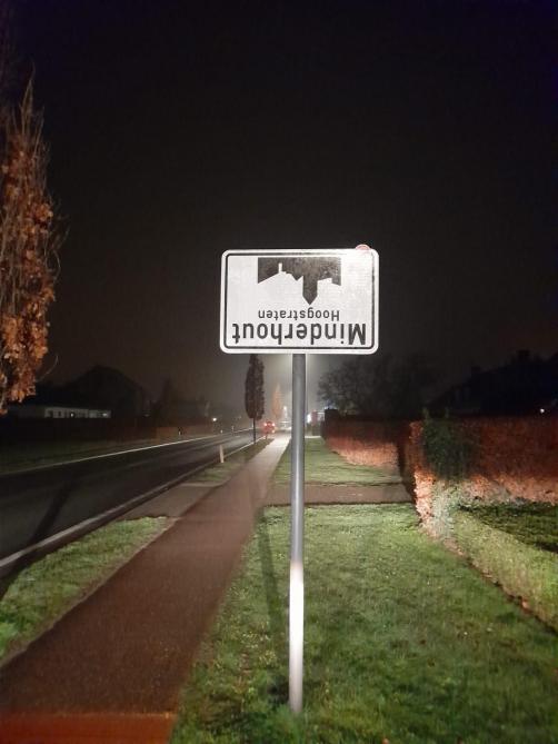 Tijdens het weekend keerden boze boeren ook in de Antwerpse Kempen de naamborden van gemeenten om.