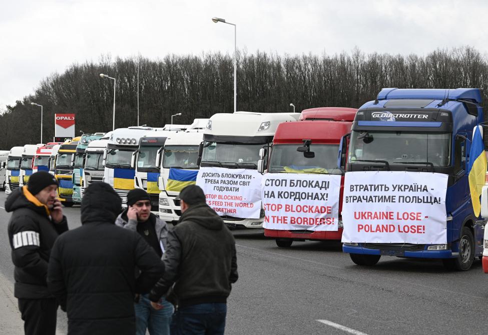 Oekraïense vrachtwagenchauffeurs voerden 20 februari al hun eigen protest uit tegen de blokkades van de Poolse landbouwers aan de Pools-Oekraïense grens.